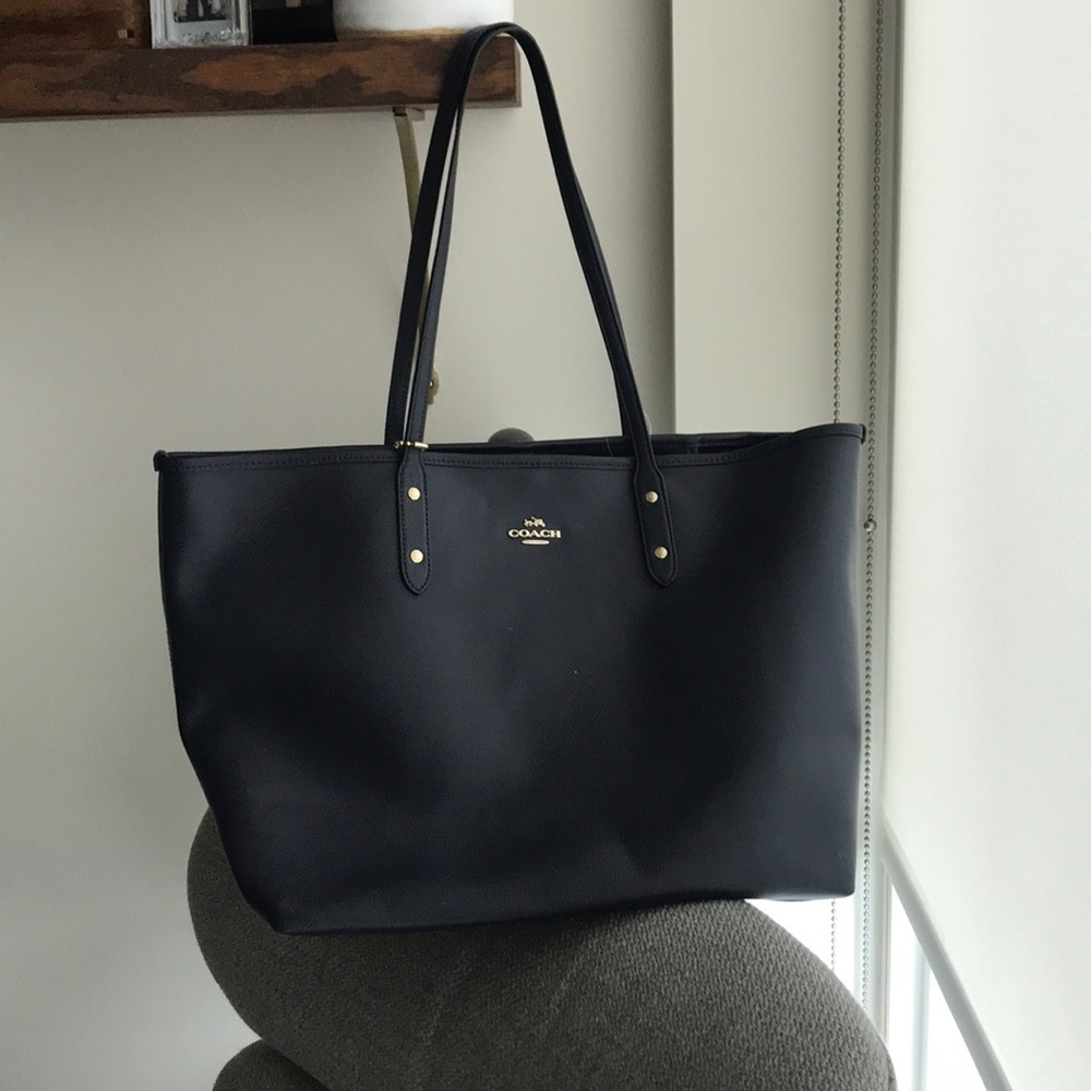 Navy coach carry-all tote